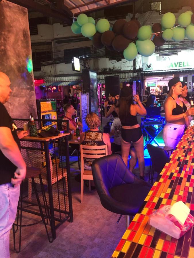Bonkers Guesthouse Pattaya Exterior photo